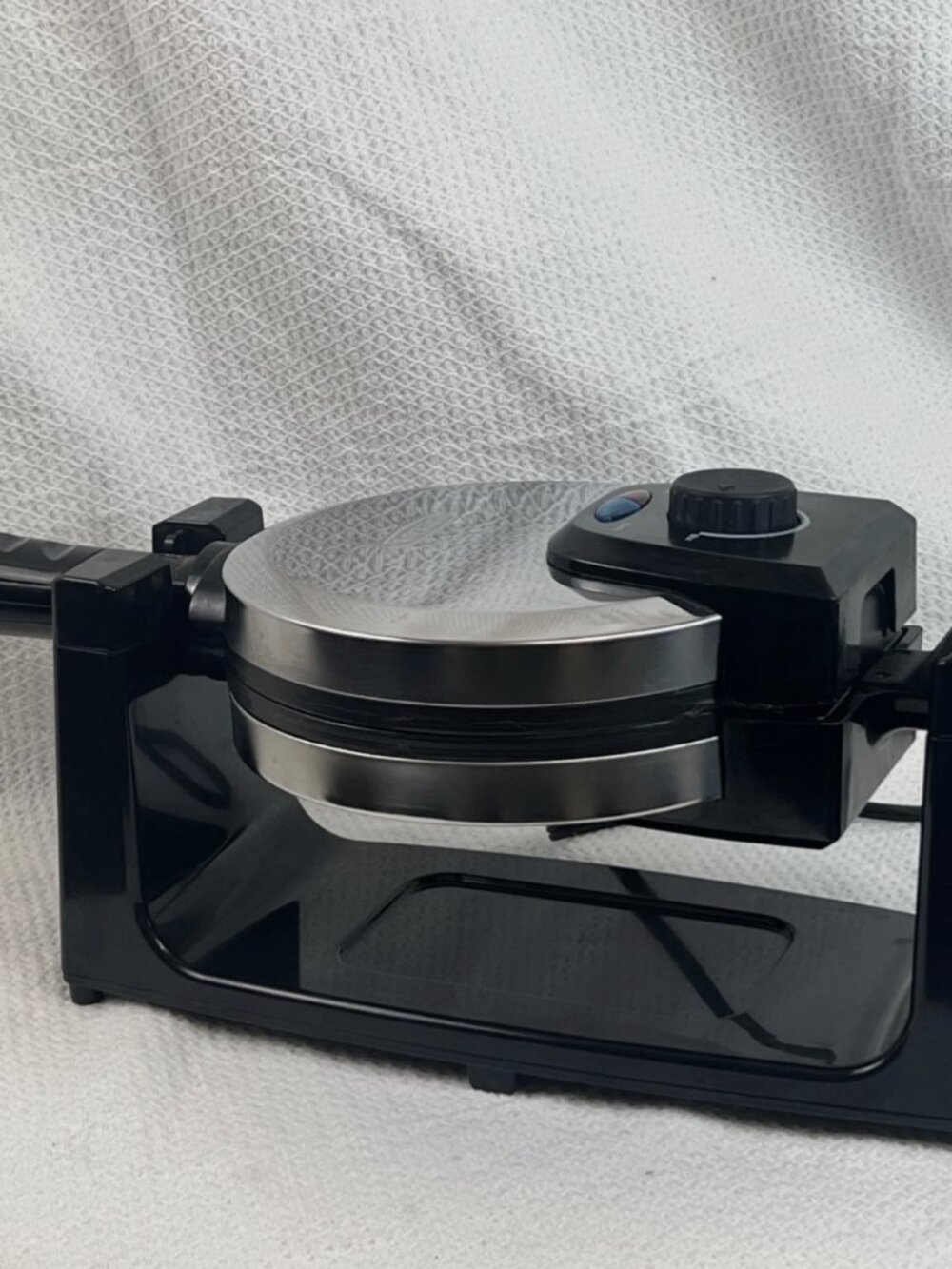 Bella Sensio GH-805 Rotating Belgian Waffle Maker Nonstick - Picture 6 of 6